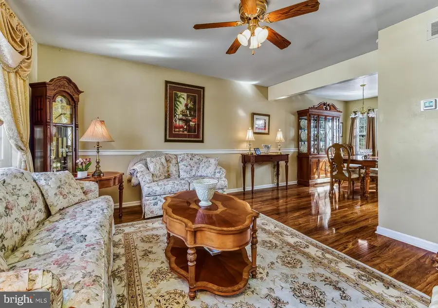 831 Richmond Dr, Sicklerville, NJ 08081 - Image #3