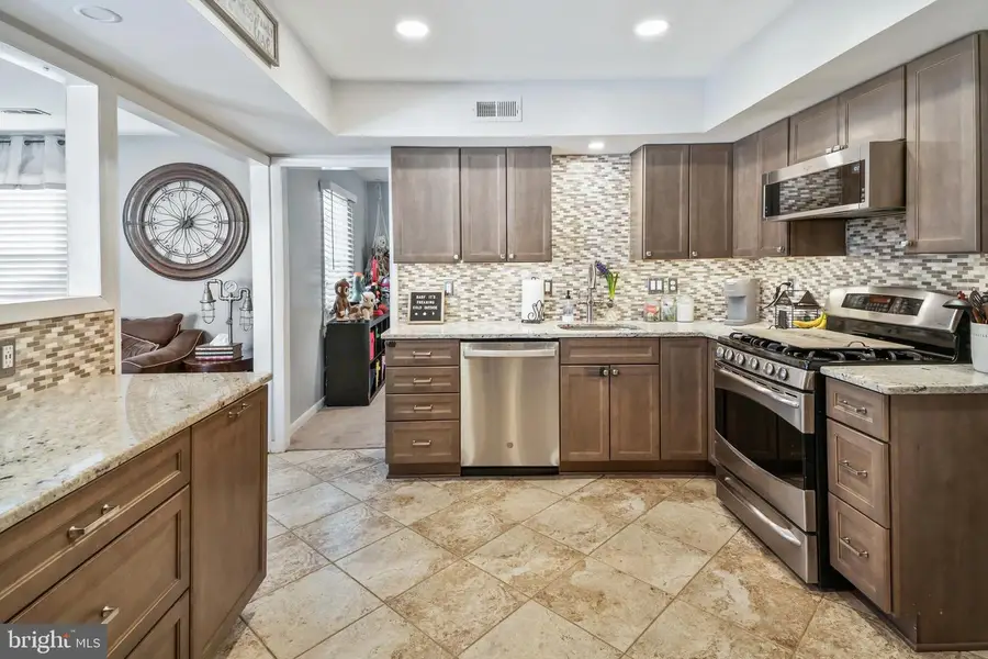 117 Robins Run W, Swedesboro, NJ 08085 - Image #3