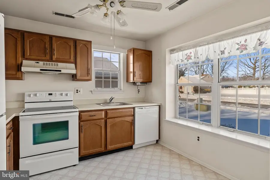 20 Lakebridge Dr, Woodbury, NJ 08096 - Image #3