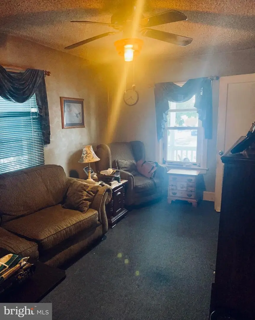 209 Greenwich Ave, Paulsboro, NJ 08066 - Image #3