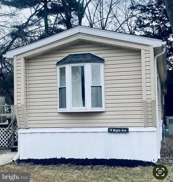 19 Maple Ave, MULLICA HILL, NJ 08062