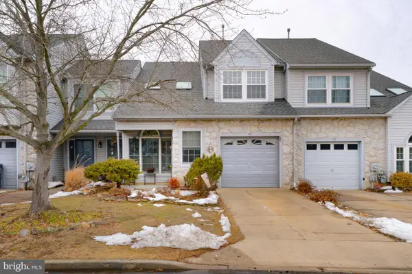 111 Carriage Ln, SWEDESBORO, NJ 08085