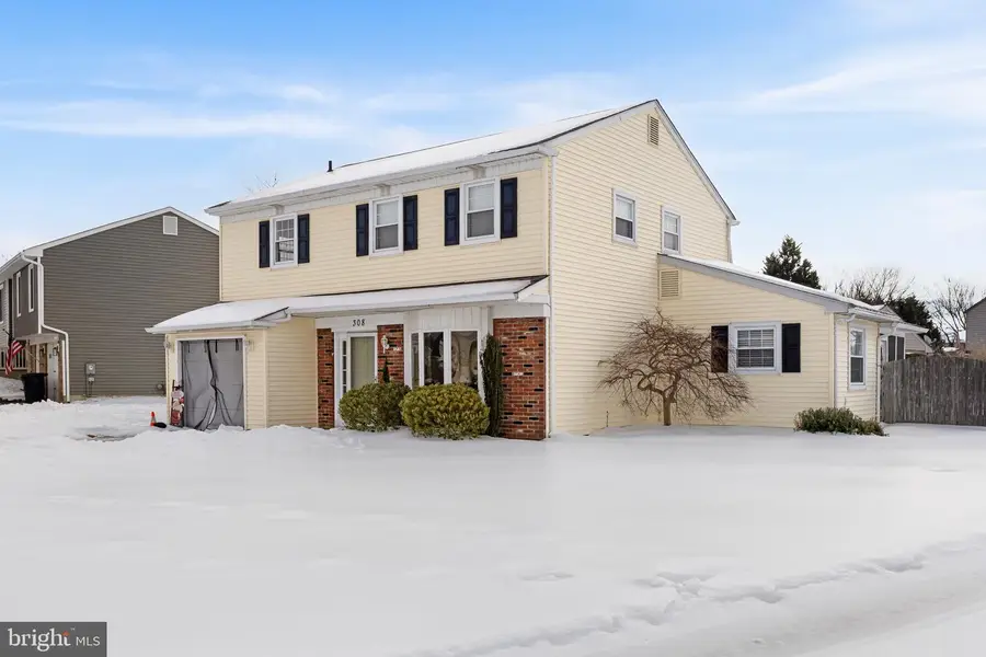 308 Thackeray Ln, Williamstown, NJ 08094 - Image #2