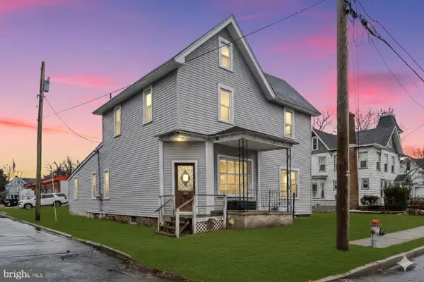 104 Maple St, CLAYTON, NJ 08312