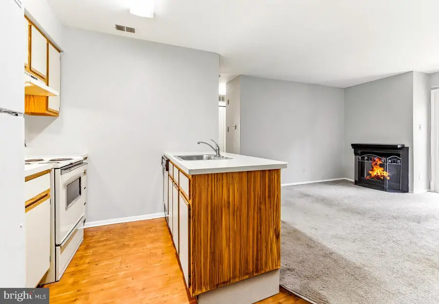 445 Durham Ct, West Deptford, NJ 08051 - #3