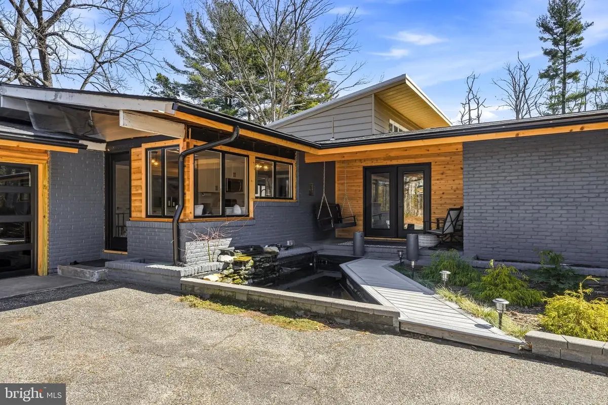 1528 E Malaga Rd, Williamstown, NJ 08094 - #1