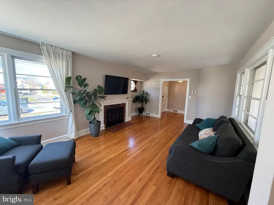 44 N Warren St, Woodbury, NJ 08096 - #3