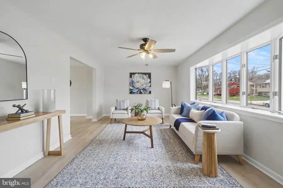 327 Bucknell Ave, Blackwood, NJ 08012 - #3