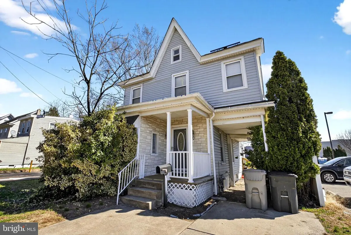 20 E Buck St, Paulsboro, NJ 08066 - #1