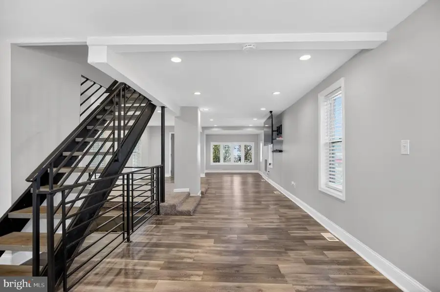 20 E Buck St, Paulsboro, NJ 08066 - #3