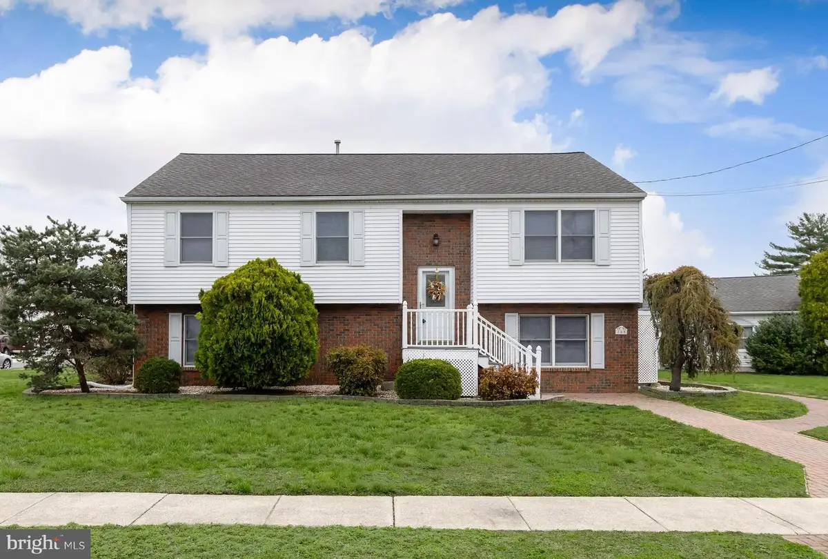 765 Willow Dr, Gibbstown, NJ 08027 - #1