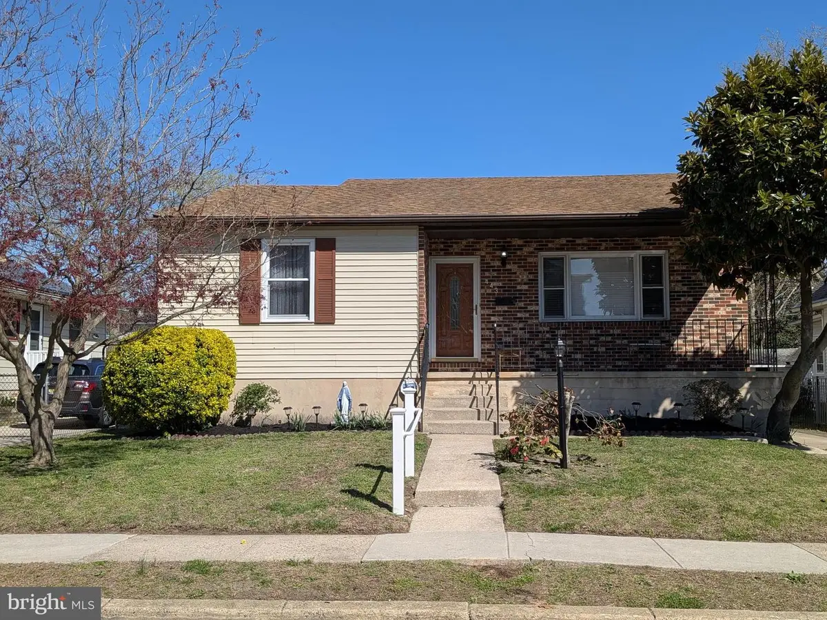 443 Greenwich Ave, Paulsboro, NJ 08066 - #1