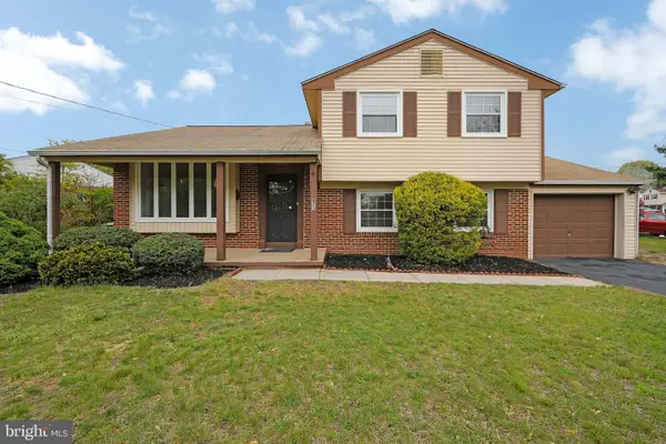 825 Lexington Ave, TURNERSVILLE, NJ 08012