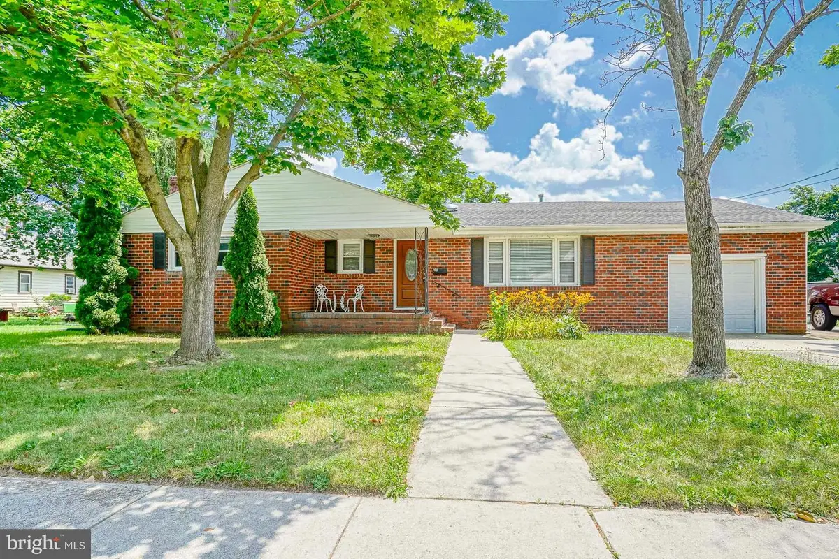 50 E Vine St, Gibbstown, NJ 08027 - #1