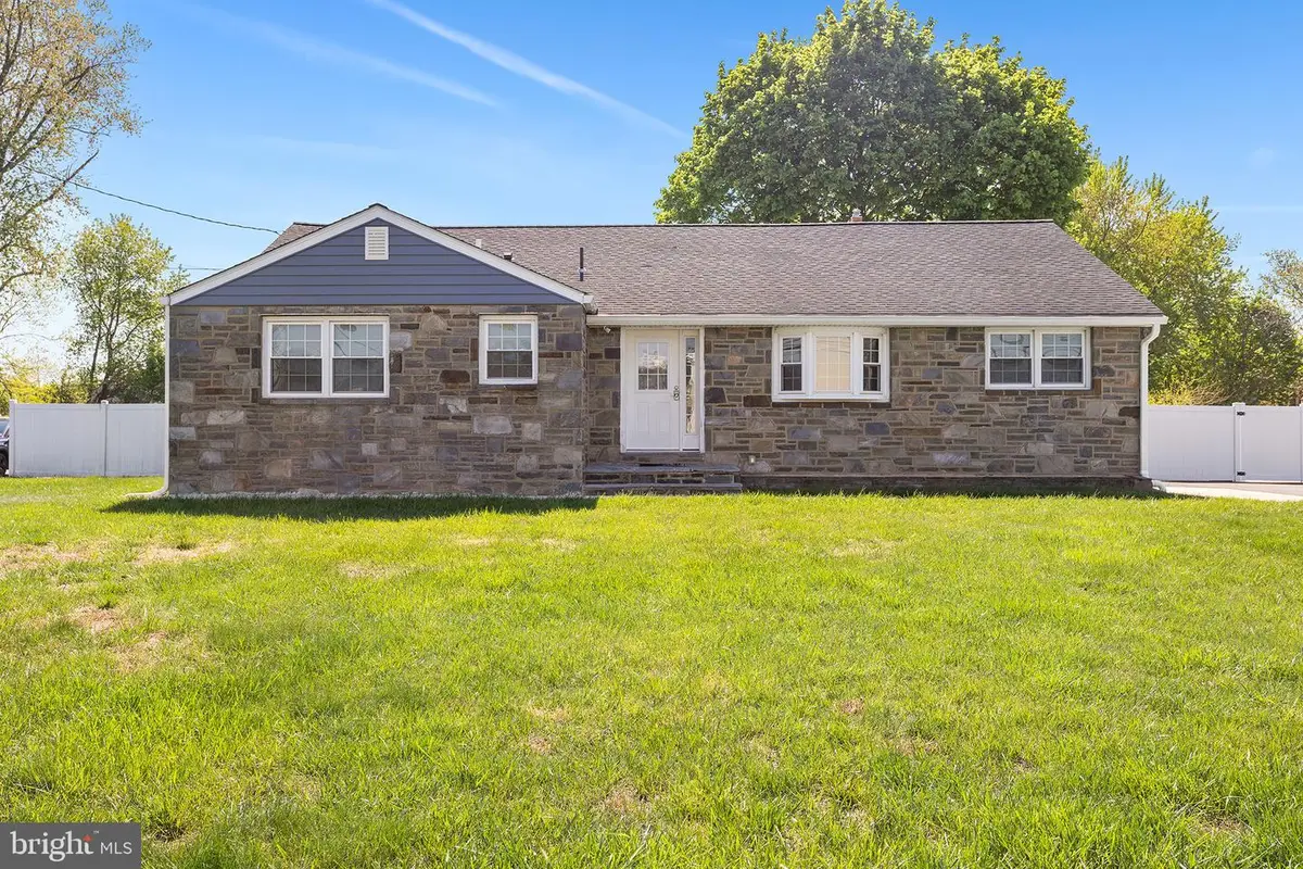 112 Pedrick Ave, Williamstown, NJ 08094 - #1