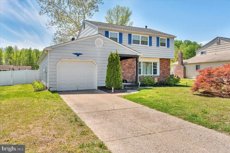 8 Hampshire Ave, Blackwood, NJ 08012 - #2