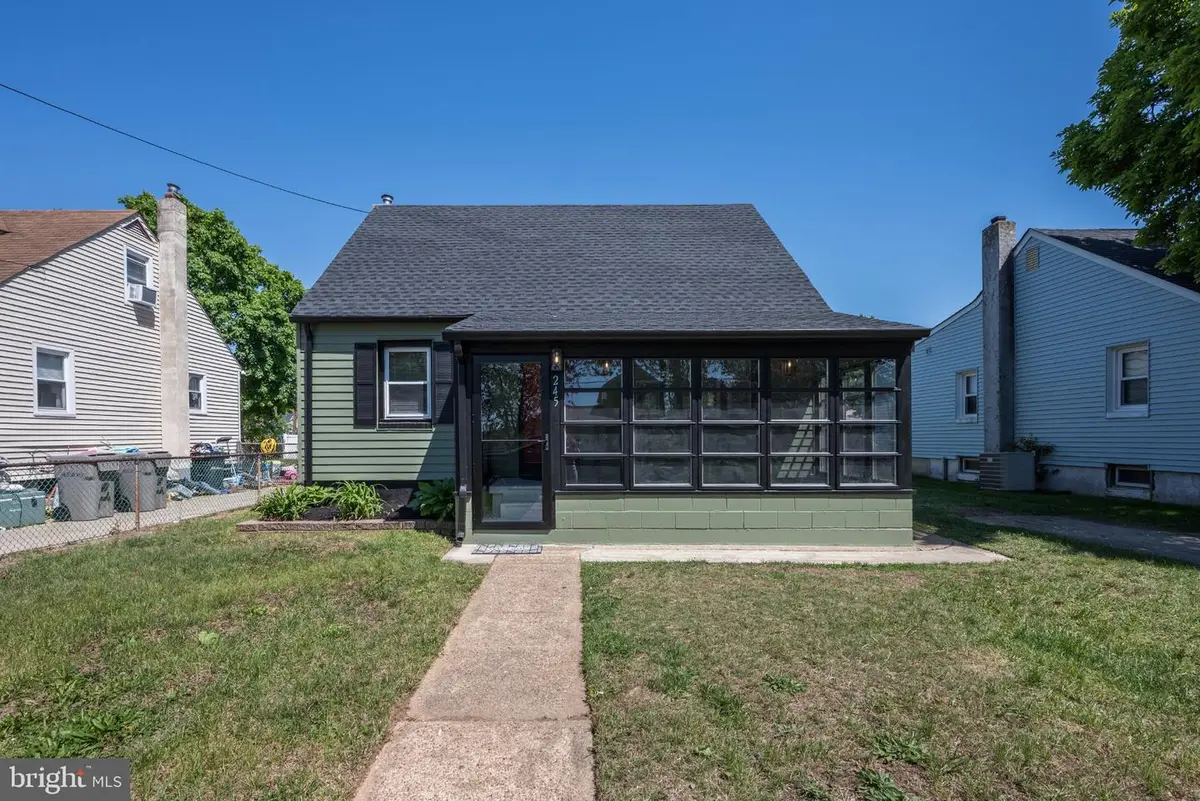 245 Nassau Ave, Paulsboro, NJ 08066 - #1