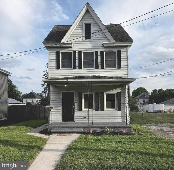452 W Broad St, GIBBSTOWN, NJ 08027