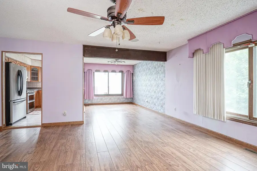 1479 Memorial Ave, Gibbstown, NJ 08027 - #3