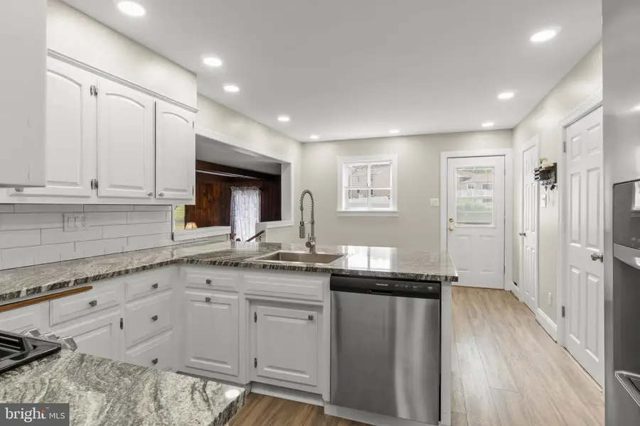 907 Preston Ct, Blackwood, NJ 08012 - #2