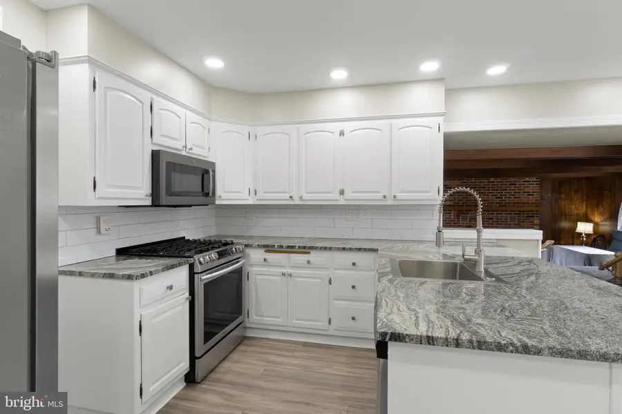 907 Preston Ct, Blackwood, NJ 08012 - #3