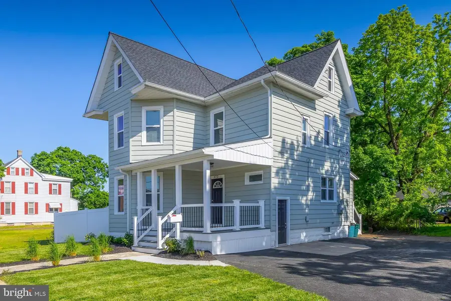 372 W Broad St, Gibbstown, NJ 08027 - #3