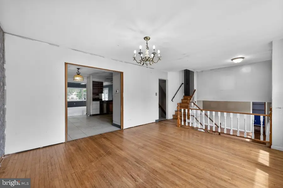 919 Grenville Dr, Blackwood, NJ 08012 - #3