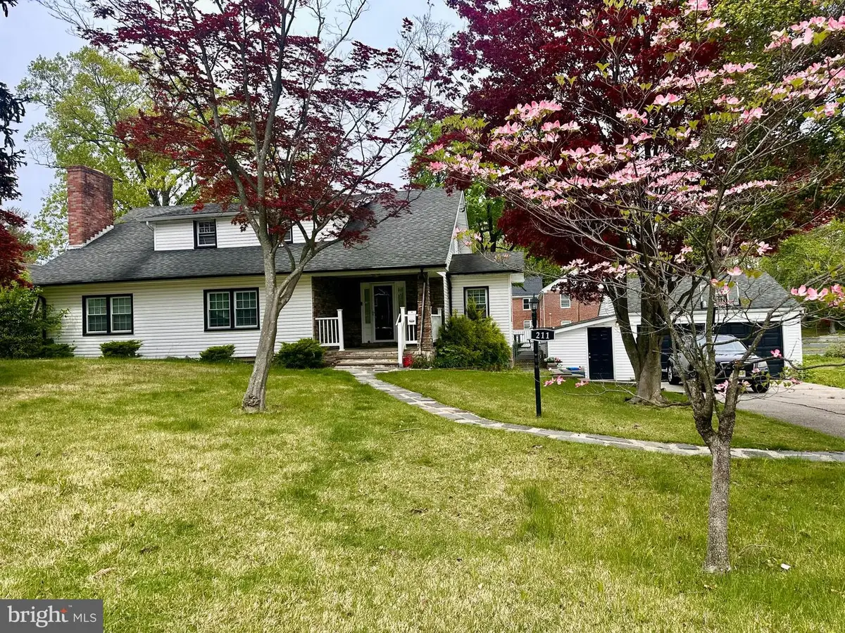 211 S Columbia St, Woodbury, NJ 08096 - #1