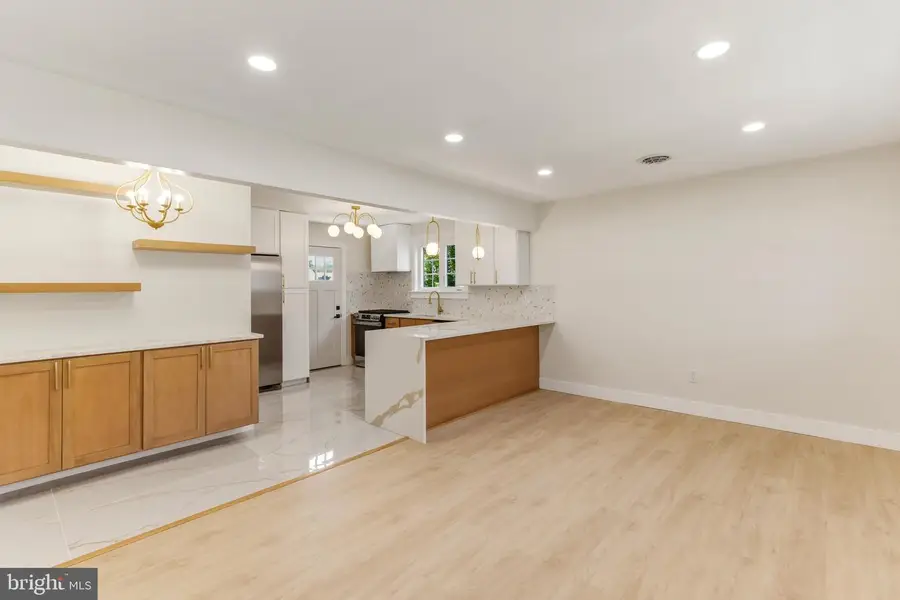 1025 Monmouth Rd, Woodbury, NJ 08096 - #3