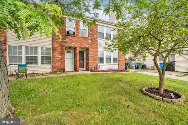 16 Fomalhaut Ct, BLACKWOOD, NJ 08012