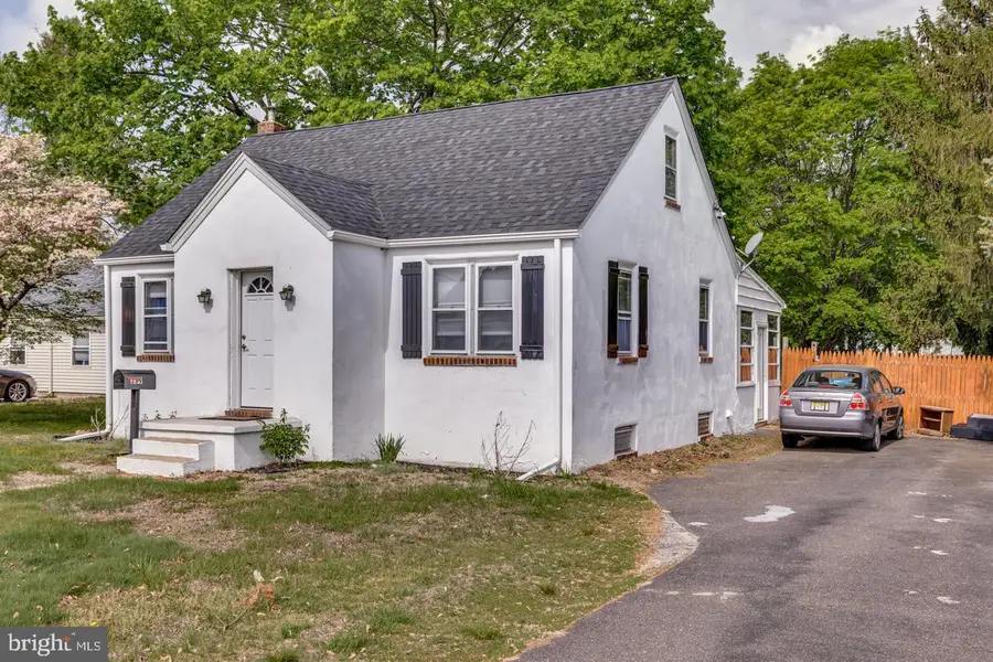 319 Pine St, Williamstown, NJ 08094 - #2