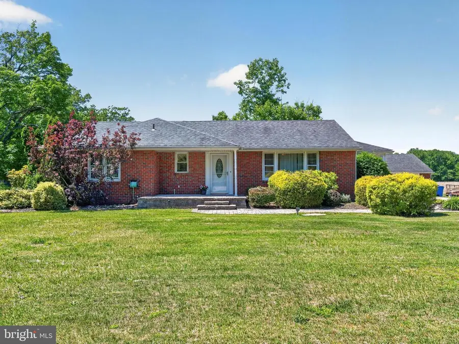 49 W Tomlin Station Rd, Mickleton, NJ 08056 - #3