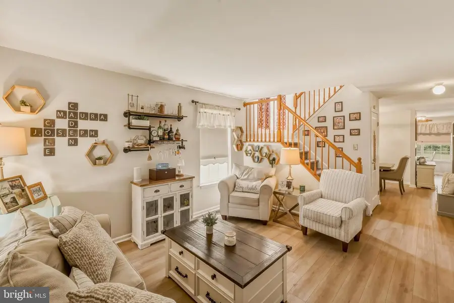 437 Longfellow Dr, Williamstown, NJ 08094 - #2