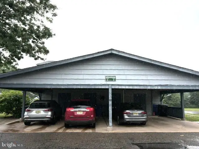 77 Cedarwood Ct, West Deptford, NJ 08066 - #2