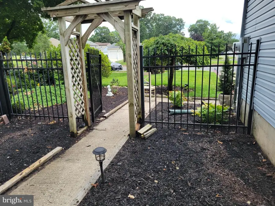 8 Lupus Ln, Sewell, NJ 08080 - #2