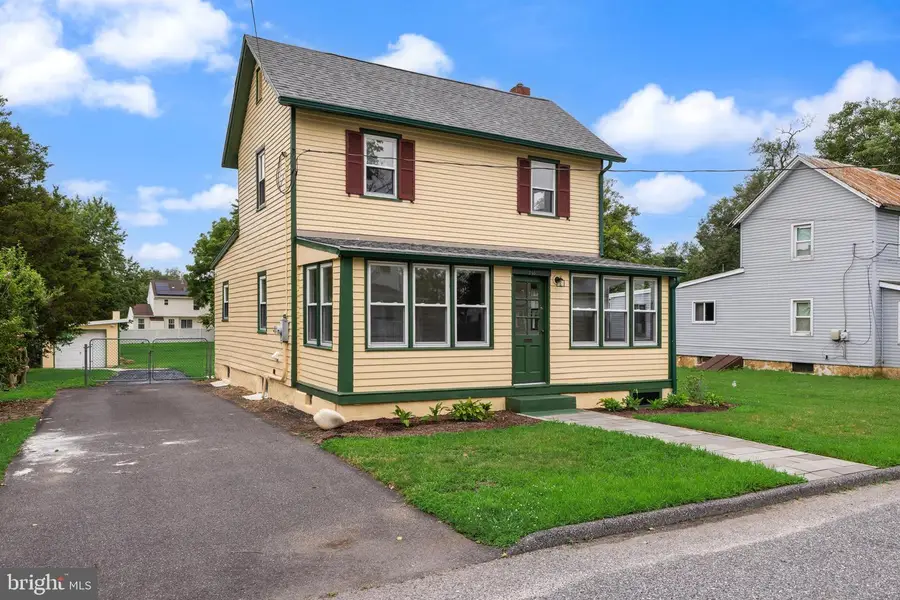 218 E Linden St, Clayton, NJ 08312 - #2