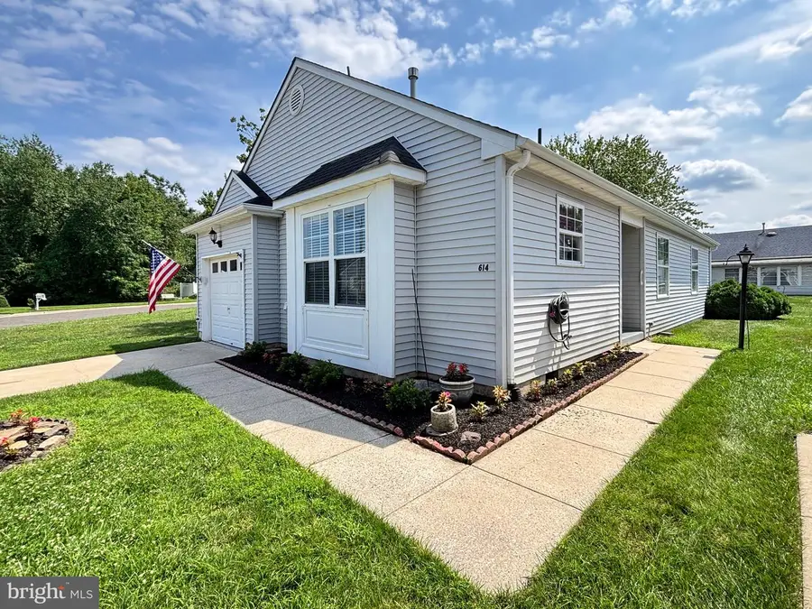 614 Barbados Dr, Williamstown, NJ 08094 - #3