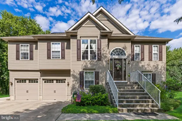 14 Maple Leaf Dr, MULLICA HILL, NJ 08062