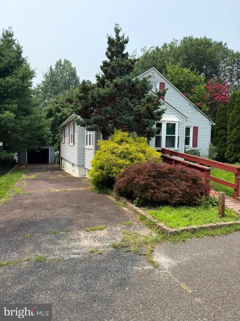 304 Pine St, Turnersville, NJ 08012 - #1