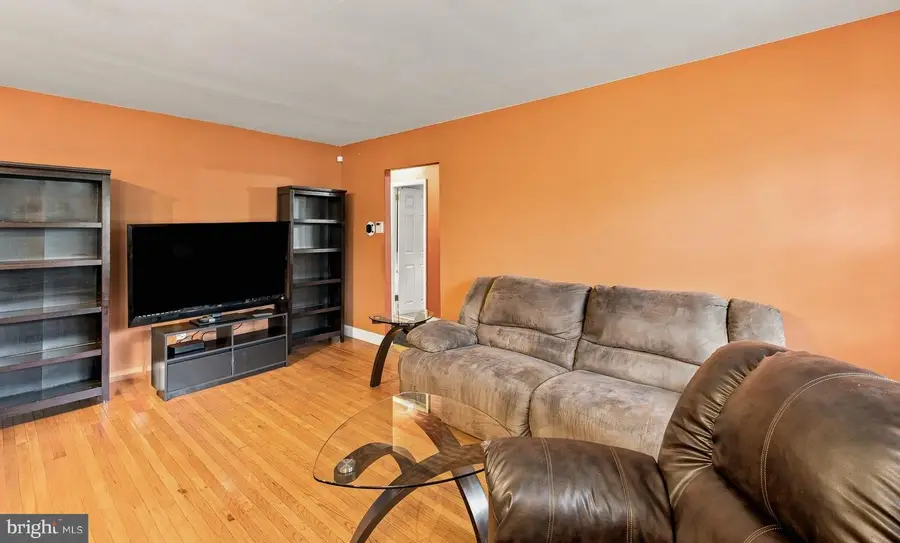 5 Whitman Ter, Blackwood, NJ 08012 - #3