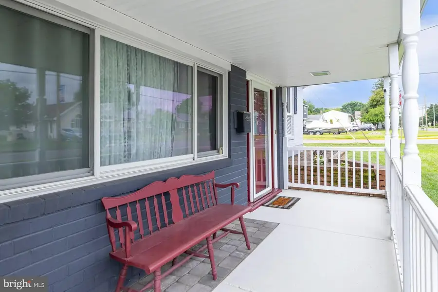 160 E Broad St, Gibbstown, NJ 08027 - #3