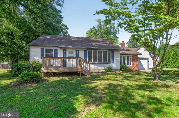 1180 Bennett Dr, WOODBURY, NJ 08096