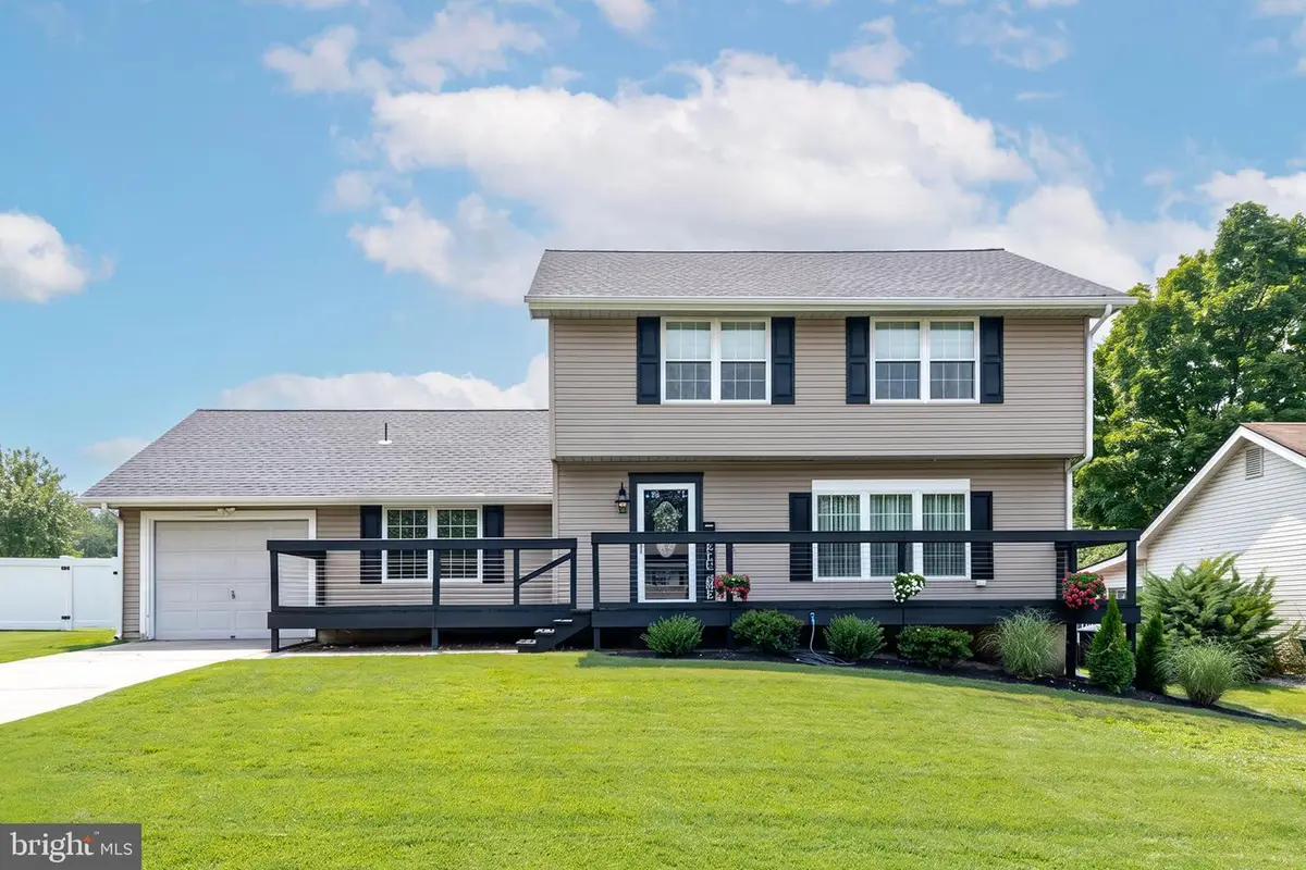 610 Westover Ct, Williamstown, NJ 08094 - #1