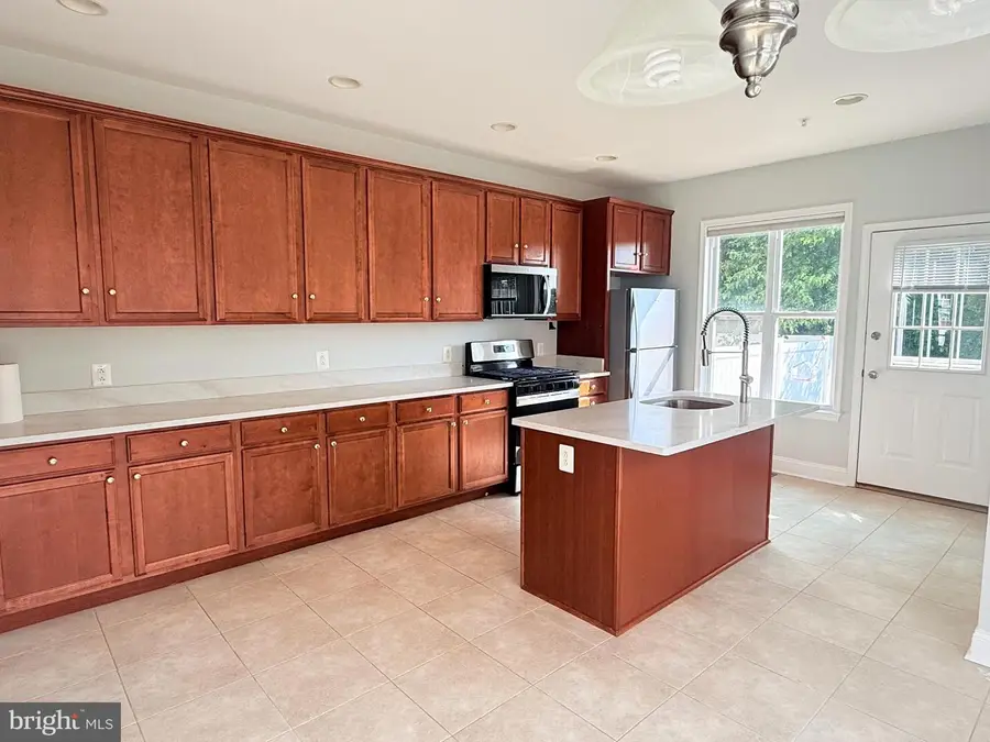 8 Mechanic St, Swedesboro, NJ 08085 - #2