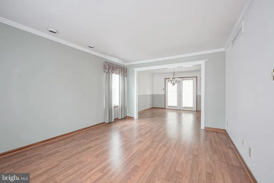 309 Dundee Dr, Williamstown, NJ 08094 - #3