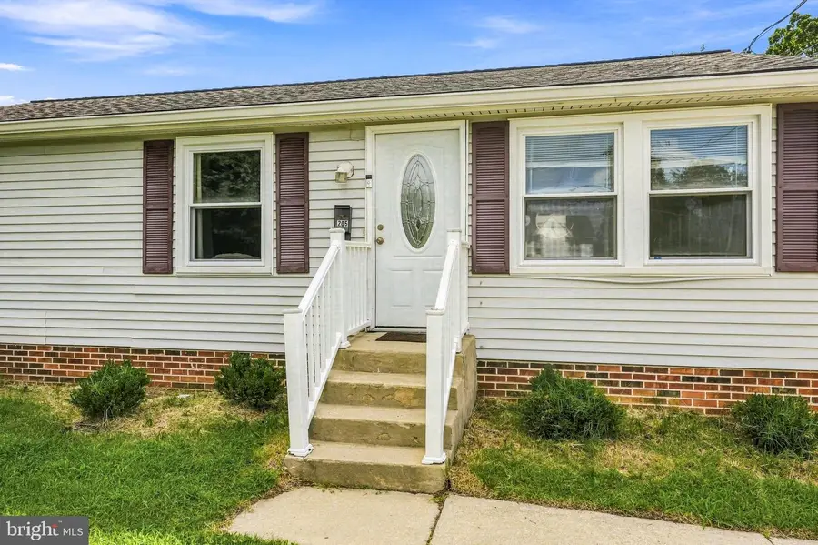 205 Lincoln Ave, Paulsboro, NJ 08066 - #2