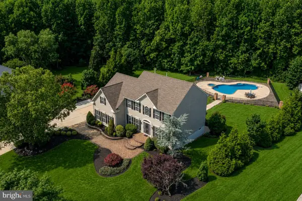 25 Fawn Hollow Ln, MULLICA HILL, NJ 08062
