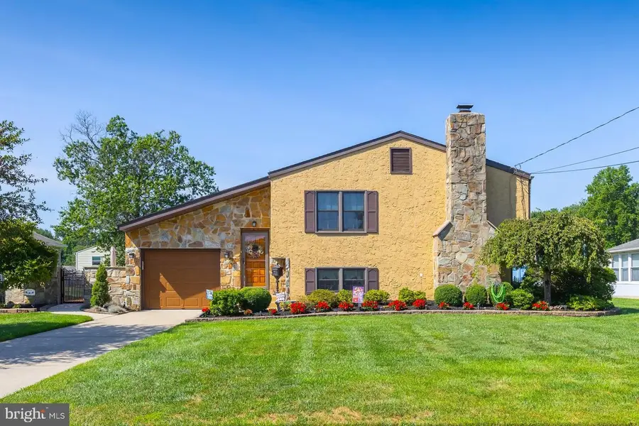 329 Carson Ave, Gibbstown, NJ 08027 - #2