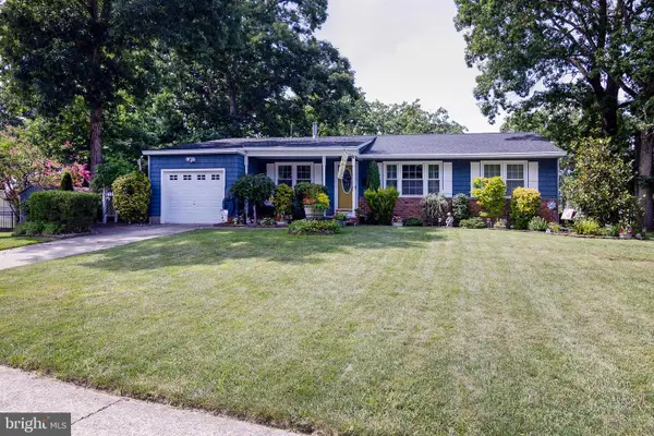 722 Jefferson Dr, BLACKWOOD, NJ 08012
