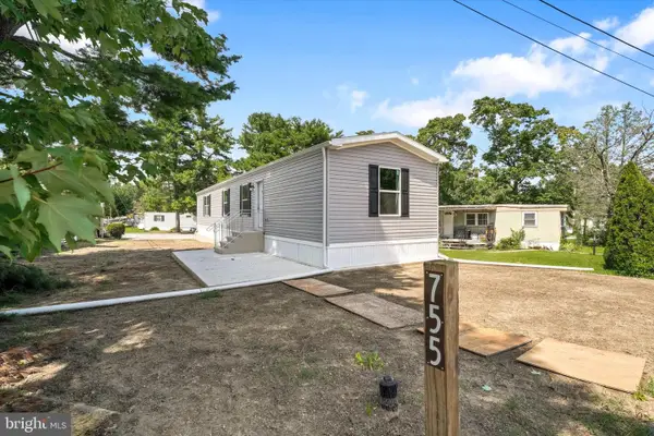 755 Woodside Dr, MULLICA HILL, NJ 08062